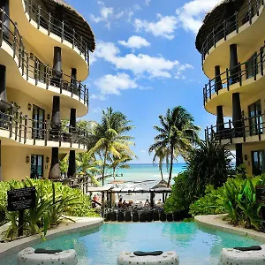 4* מלון El Taj Oceanfront And Beachside